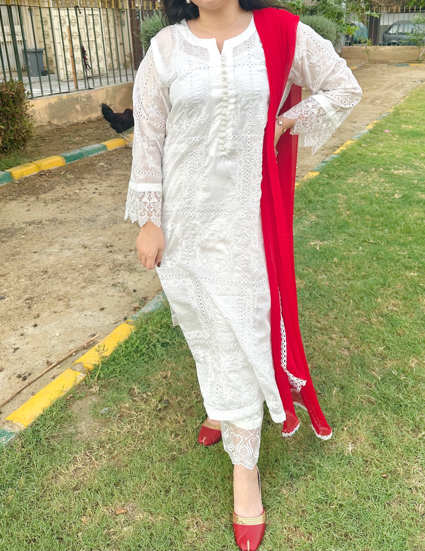 White Elegance Chicken Kari 3pc