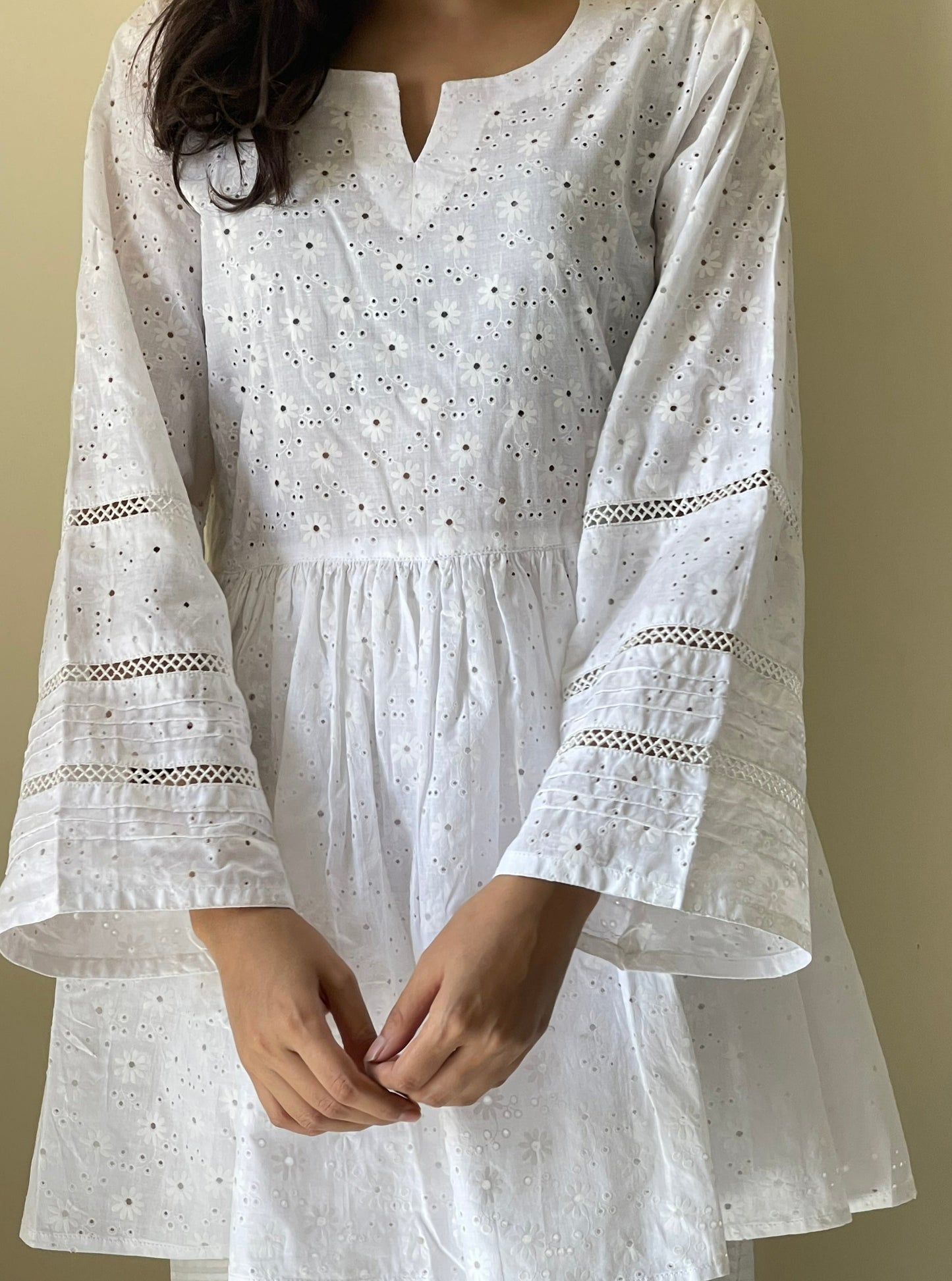 White peplum top -1pc