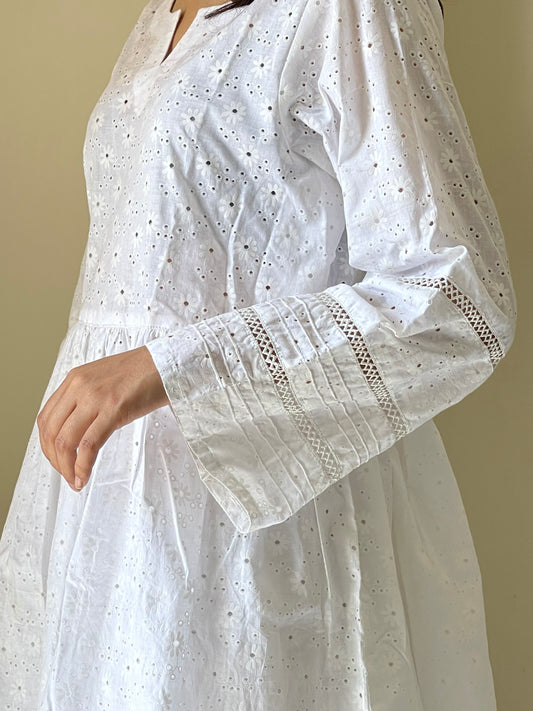 White peplum top -1pc