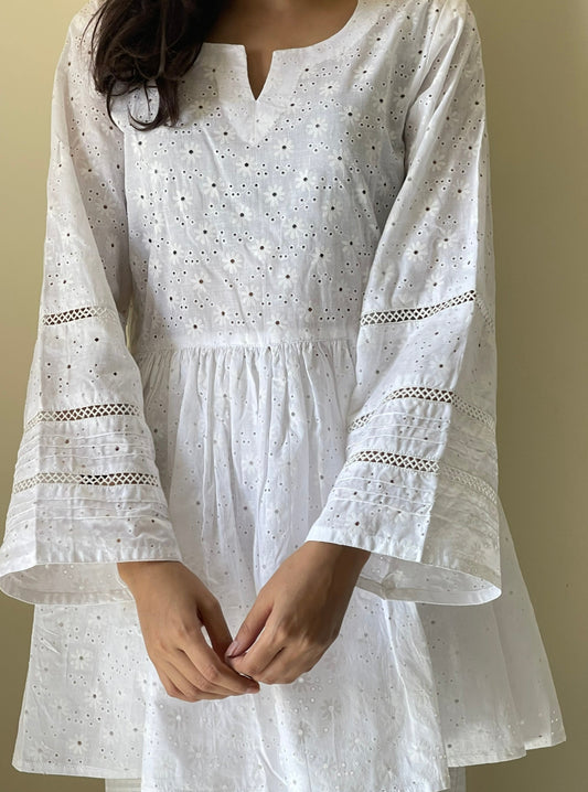 White peplum top -1pc